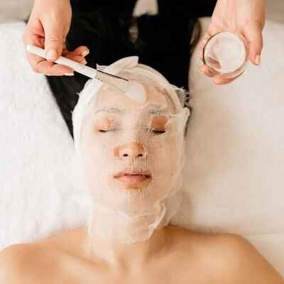 تكلفة العلاج بالتبريد للوجه في دبي و أبوظبي